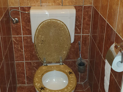 Bordó WC